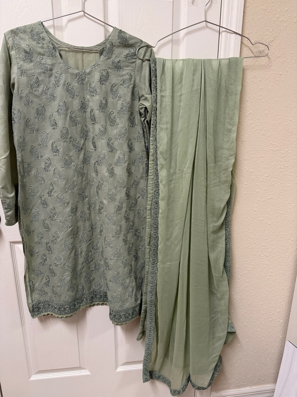 Pakistani Indian 2 piece Sage Green Embroidered Kurta Set